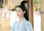 Embracing the Elegance of Black Cheongsam:Neo-Chinese Stylishness and Body Contouring