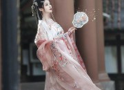 Embracing the New Wave:Plus-Size Qipao Revolution Youthful Fashion Forward