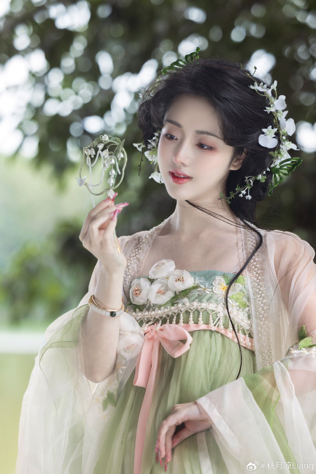 Summer Protection with Qipao Shawls and UV Protection Accessories Summer Protection with Qipao Shawls and UV Protection Accessories