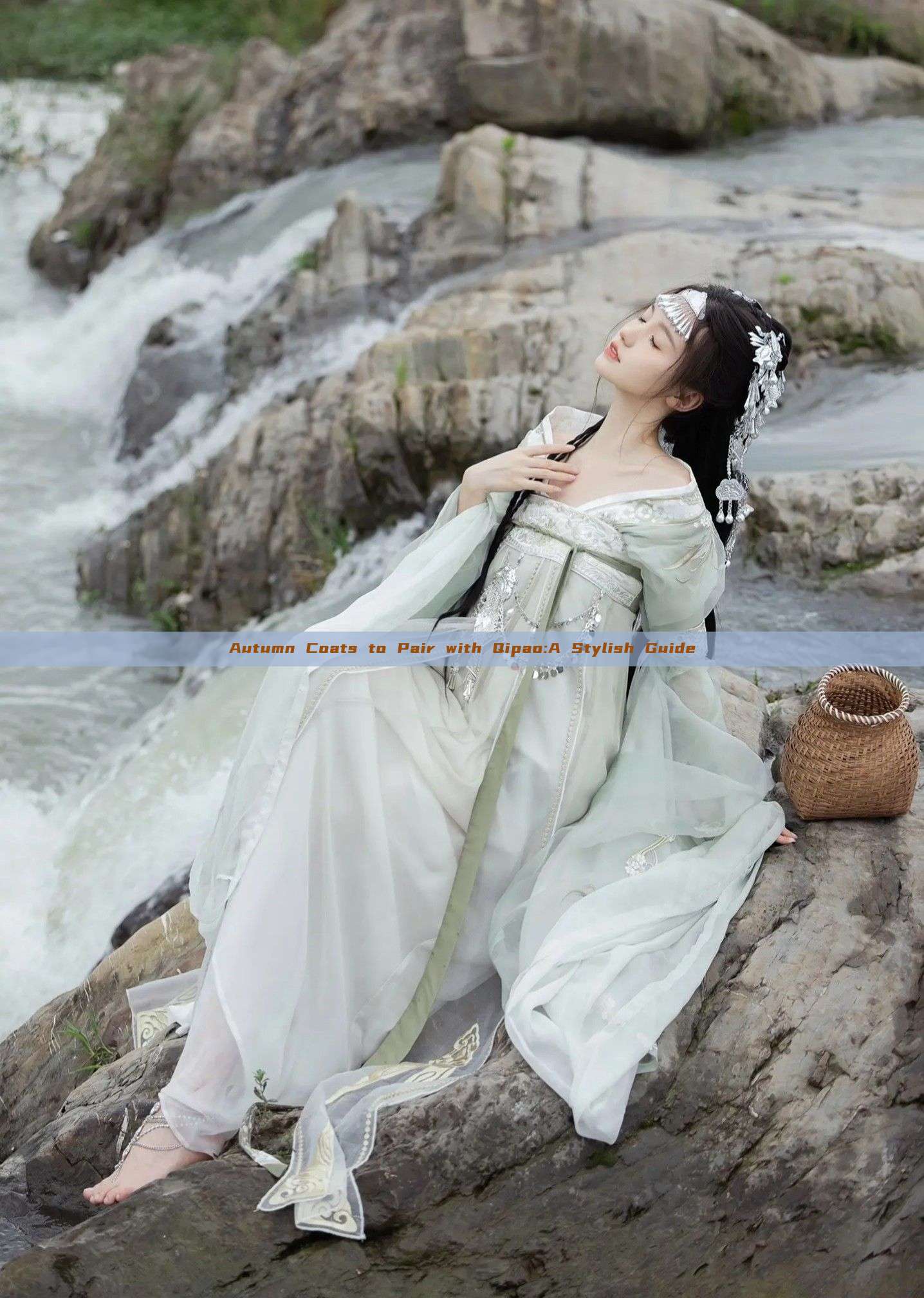 Autumn Coats to Pair with Qipao:A Stylish Guide Autumn Coats to Pair with Qipao:A Stylish Guide