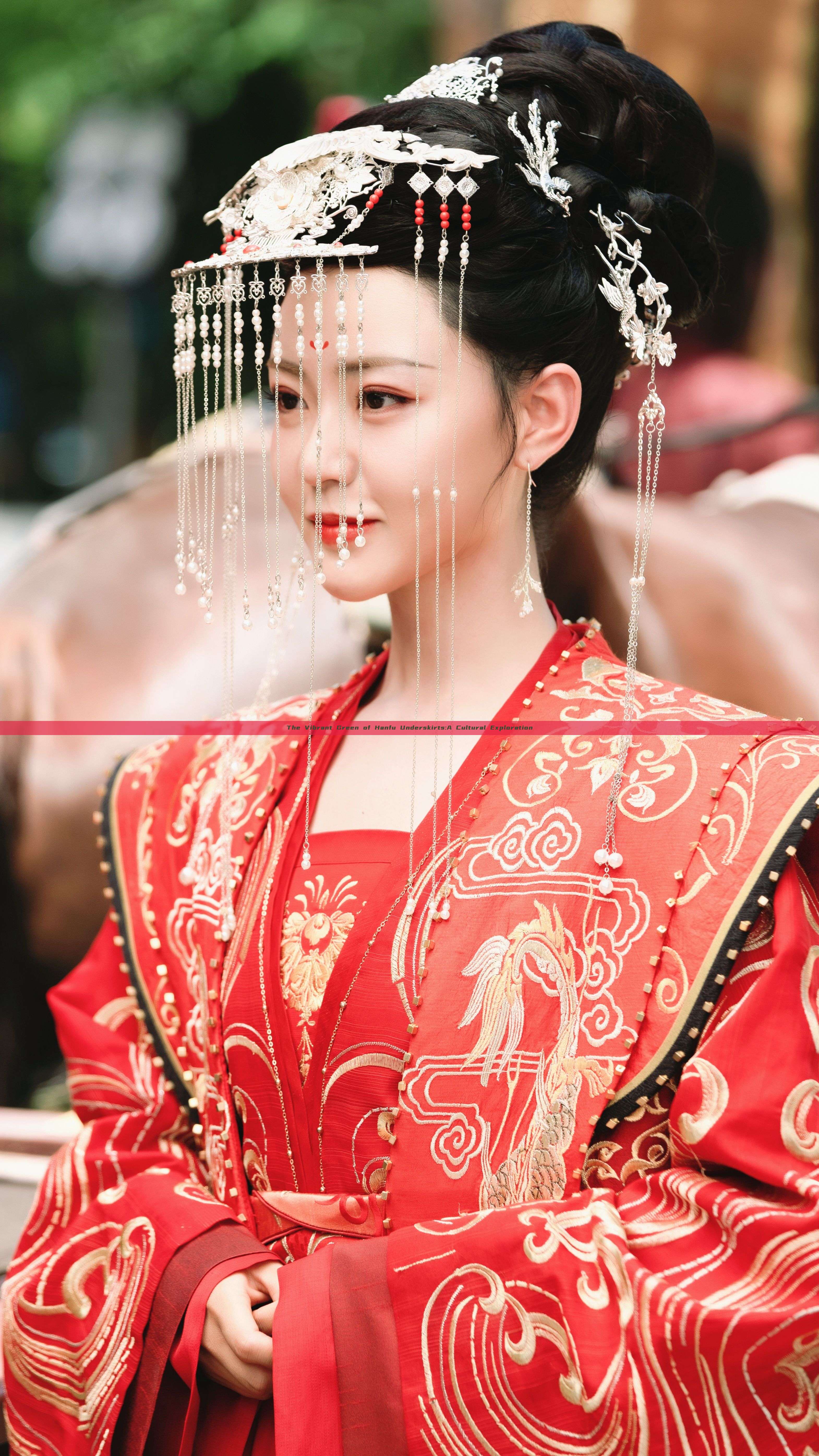 The Vibrant Green of Hanfu Underskirts:A Cultural Exploration The Vibrant Green of Hanfu Underskirts:A Cultural Exploration