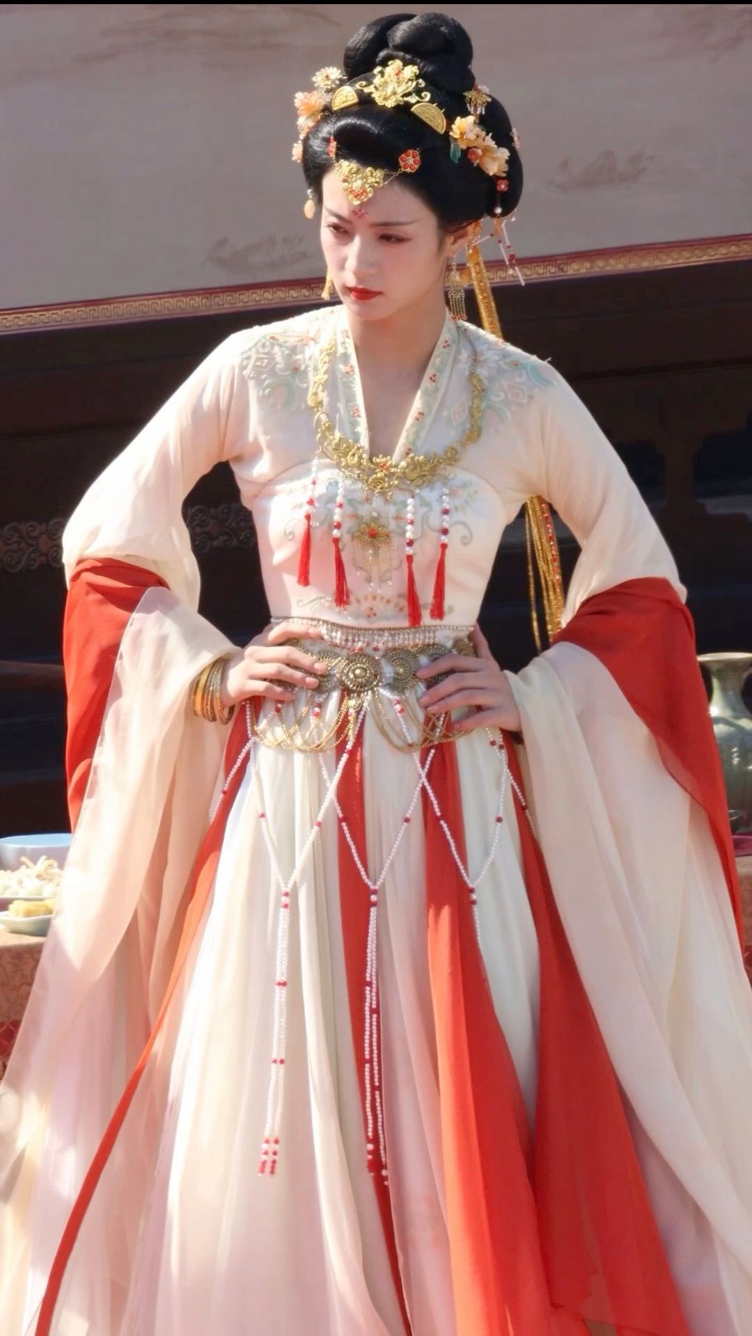 The Splendor of Purple Hanfu in the Wei and Jin Dynasties The Splendor of Purple Hanfu in the Wei and Jin Dynasties