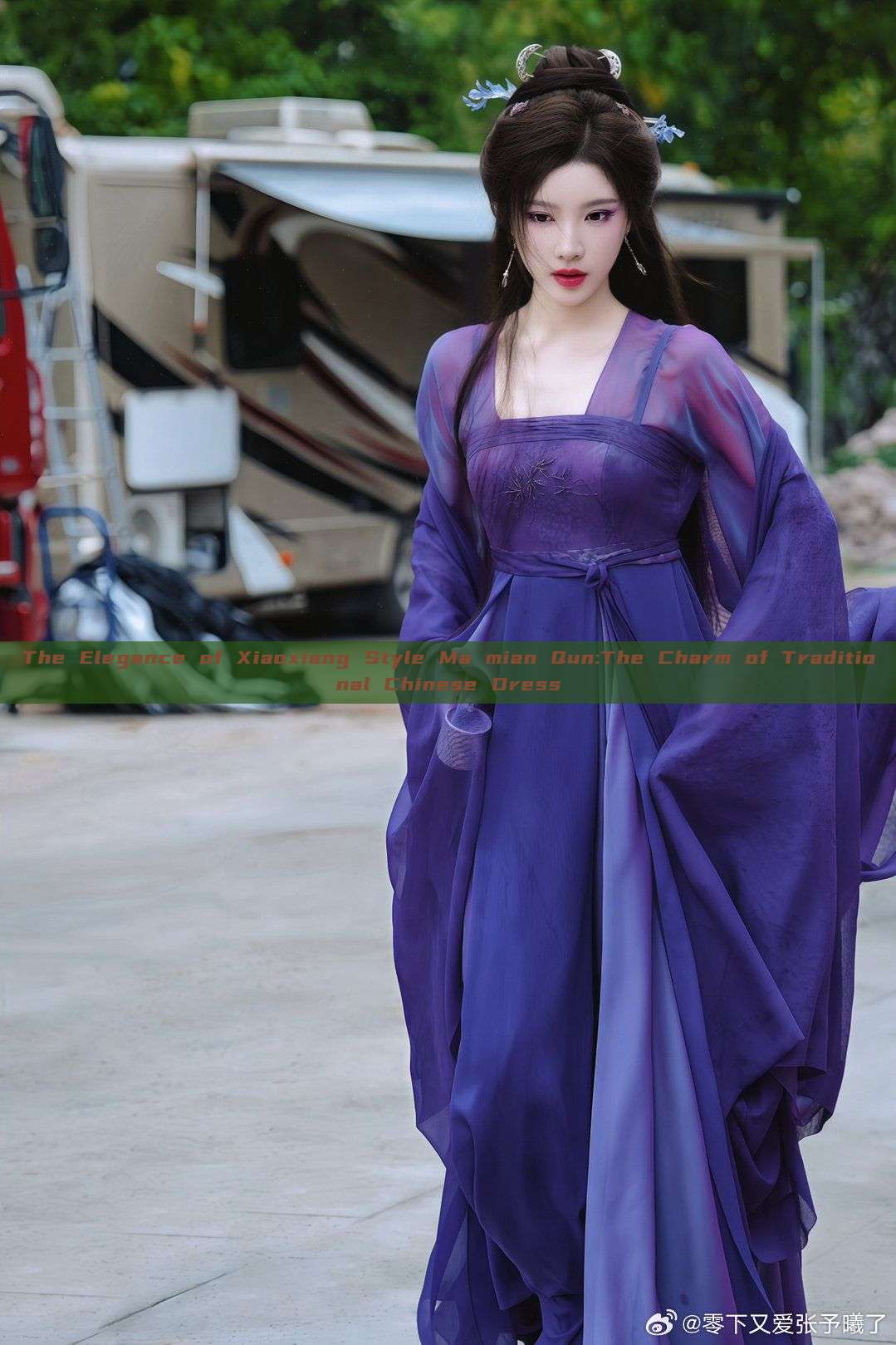 The Elegance of Xiaoxiang Style Ma mian Qun:The Charm of Traditional Chinese Dress