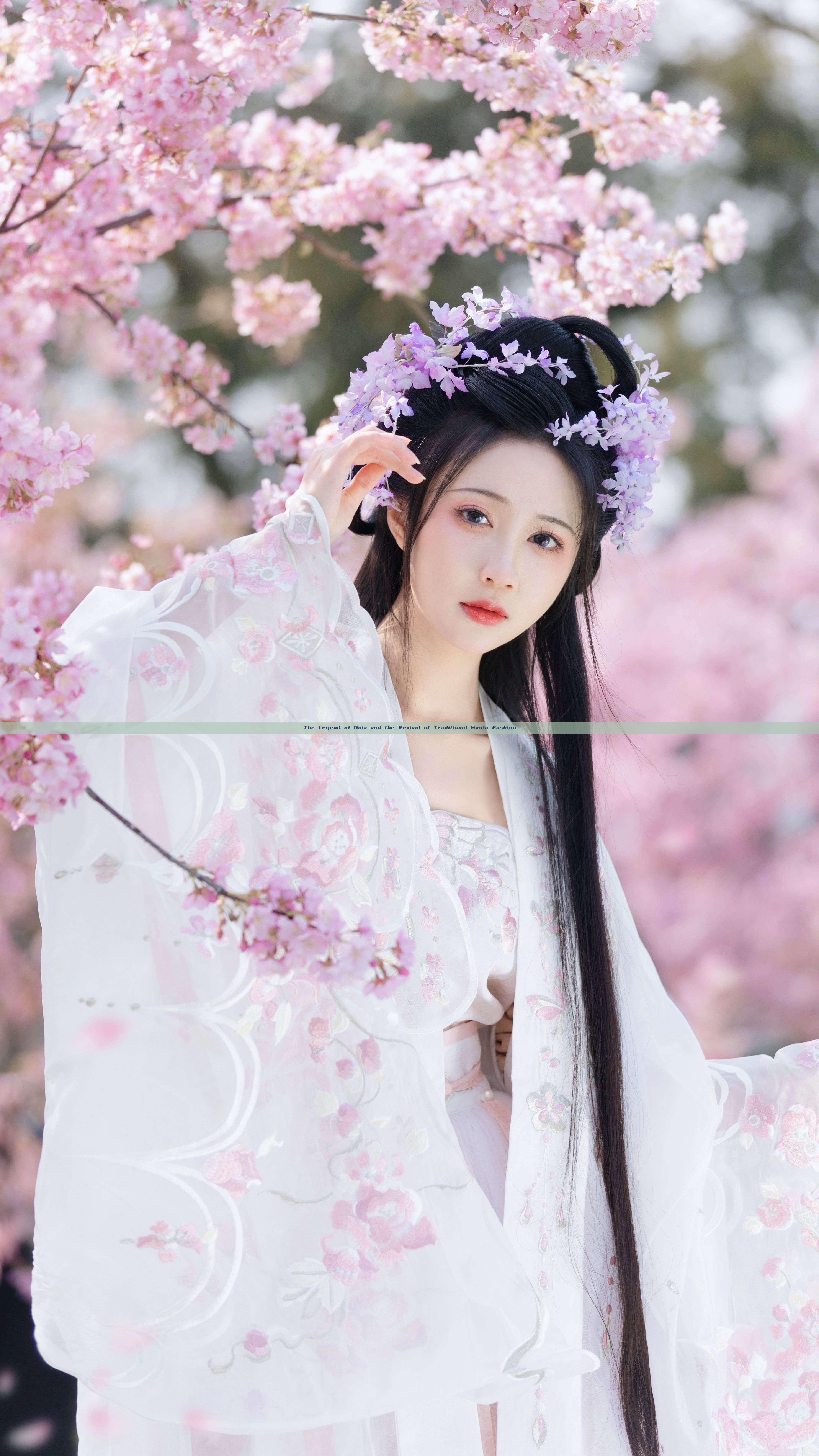 The Legend of Gaia and the Revival of Traditional Hanfu Fashion