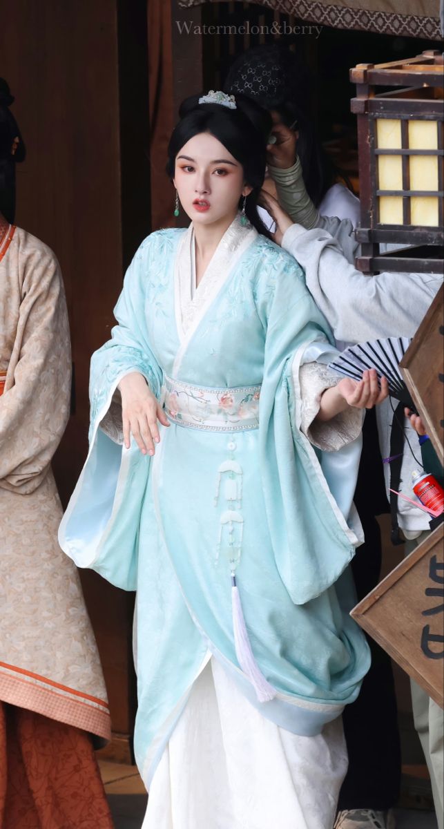 Ancient-Style Hanfu Shoes for Women:The Enchantment of Traditional Chinese Footwear