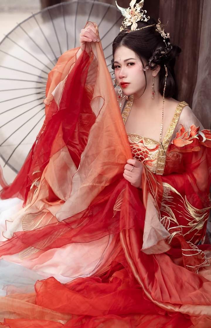 Stunning and Unique Cheongsam for Autumn Winter:Embracing the Elegance of Traditional Beauty Stunning and Unique Cheongsam for Autumn Winter:Embracing the Elegance of Traditional Beauty
