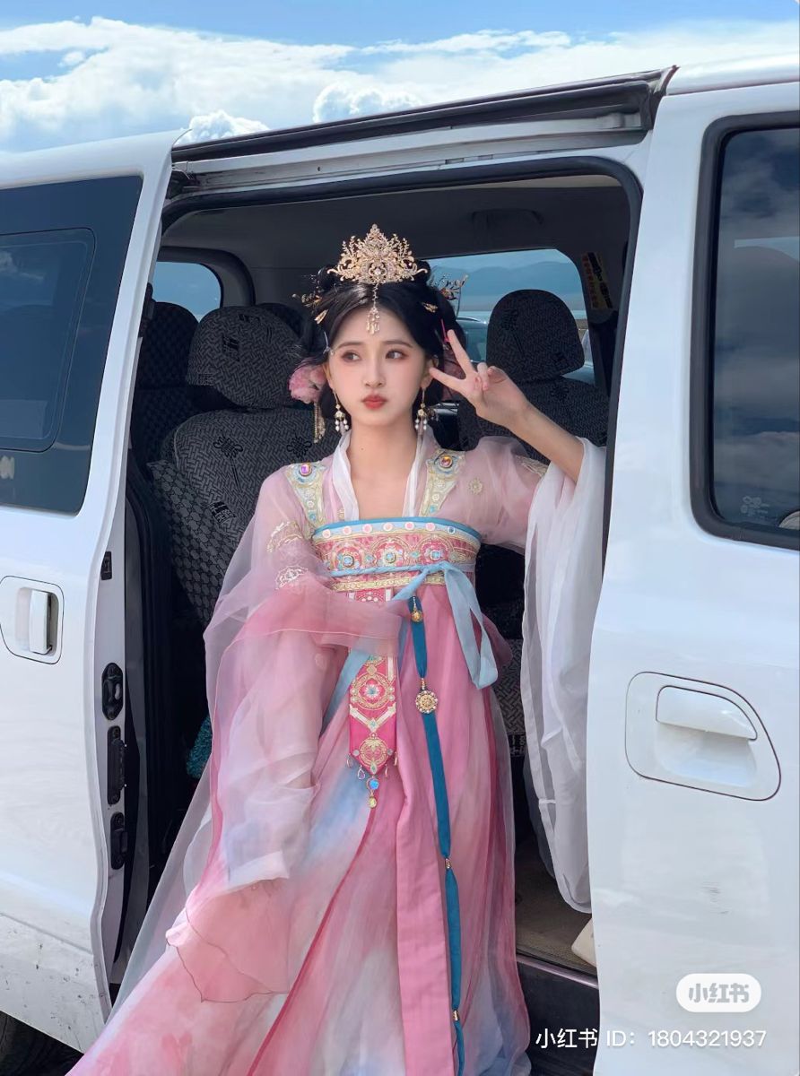 Traditional Hanfu Wedding:The Story of Empress Wu Zhaonv Traditional Hanfu Wedding:The Story of Empress Wu Zhaonv