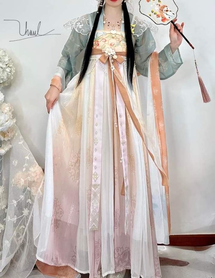 The Elegant Combination of a Horseface Skirt with a Standing Collar Blouse The Elegant Combination of a Horseface Skirt with a Standing Collar Blouse