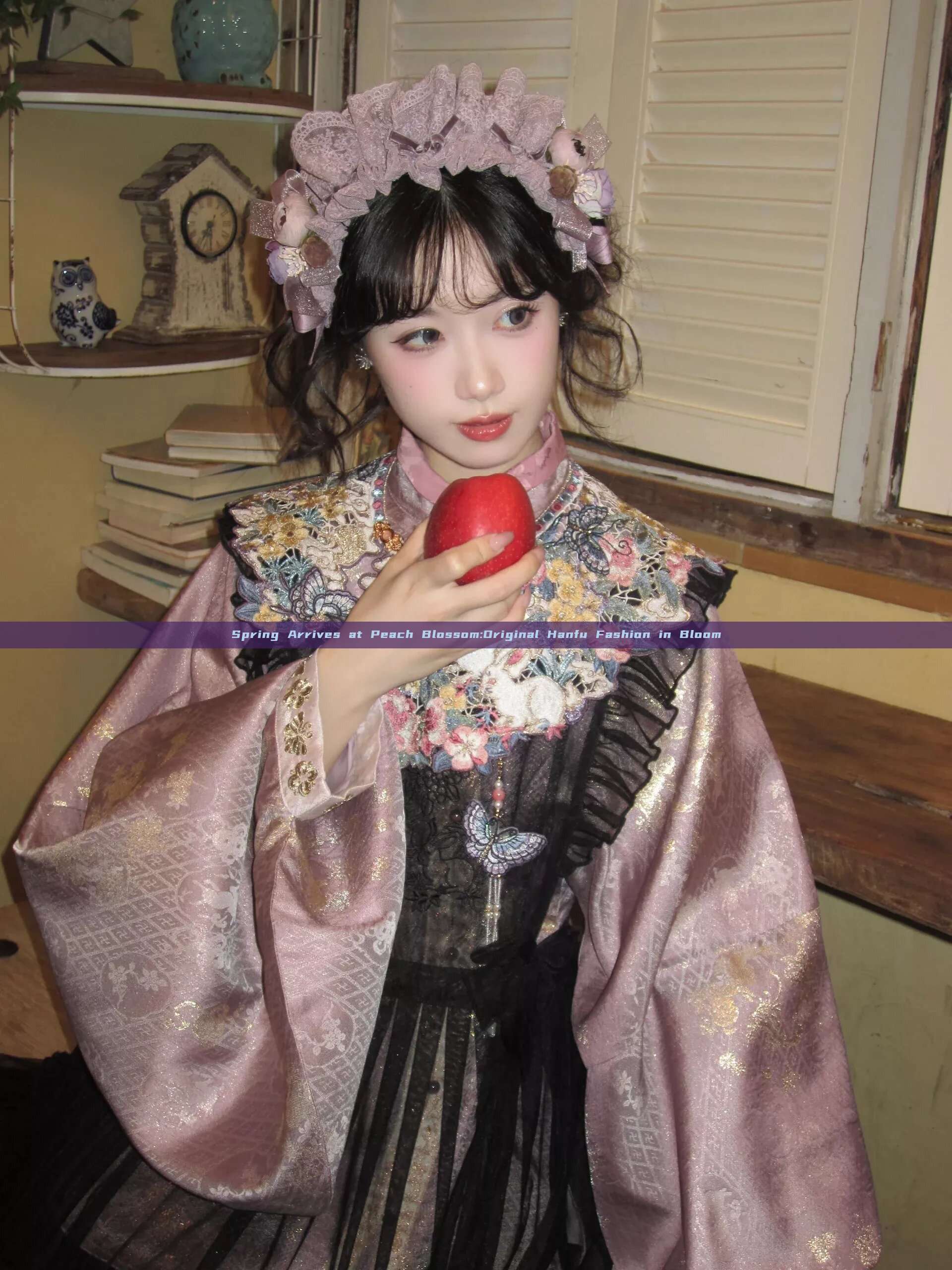 Spring Arrives at Peach Blossom:Original Hanfu Fashion in Bloom Spring Arrives at Peach Blossom:Original Hanfu Fashion in Bloom