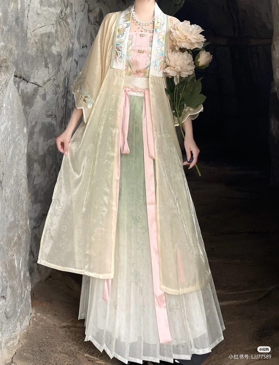 The Splendor of Hanfu:A Journey Through Han and Tang Fashion in Ancient China The Splendor of Hanfu:A Journey Through Han and Tang Fashion in Ancient China