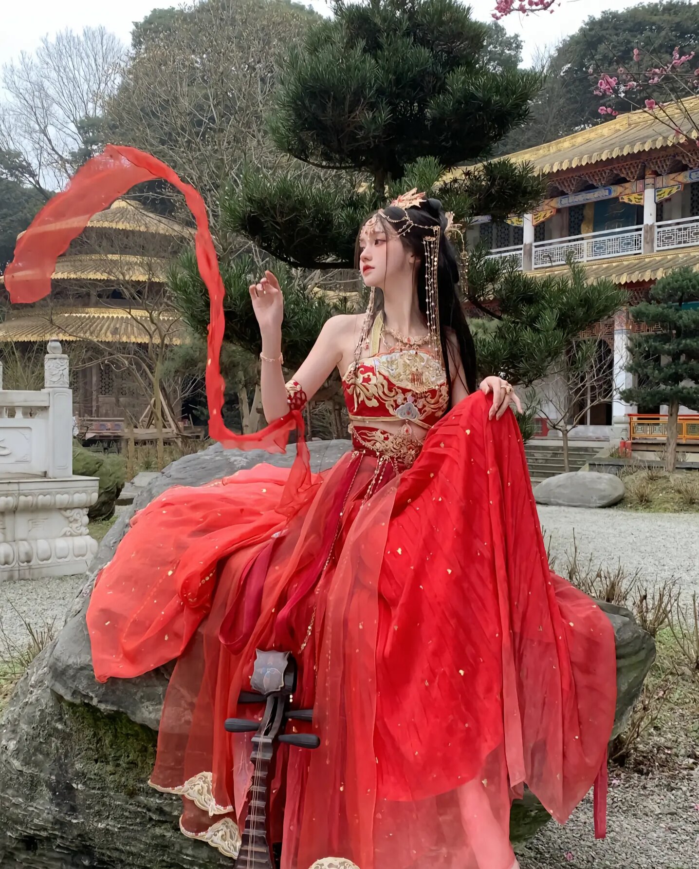 Gorgeous Cheongsam Fashion Show:The Enchantment of Traditional Chinese Footwear Gorgeous Cheongsam Fashion Show:The Enchantment of Traditional Chinese Footwear