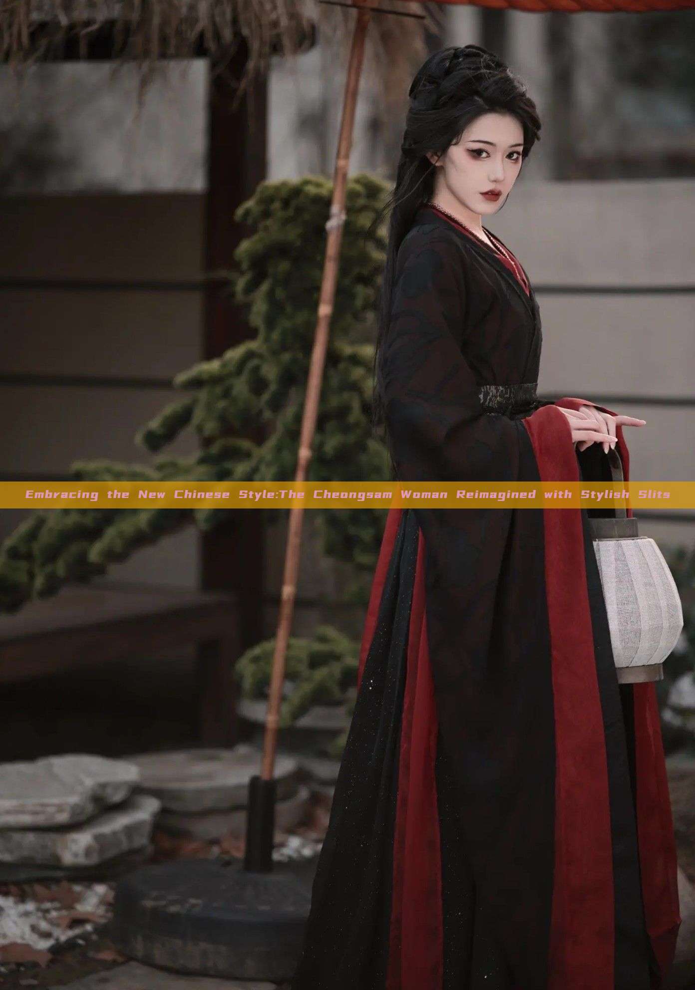 Embracing the New Chinese Style:The Cheongsam Woman Reimagined with Stylish Slits Embracing the New Chinese Style:The Cheongsam Woman Reimagined with Stylish Slits