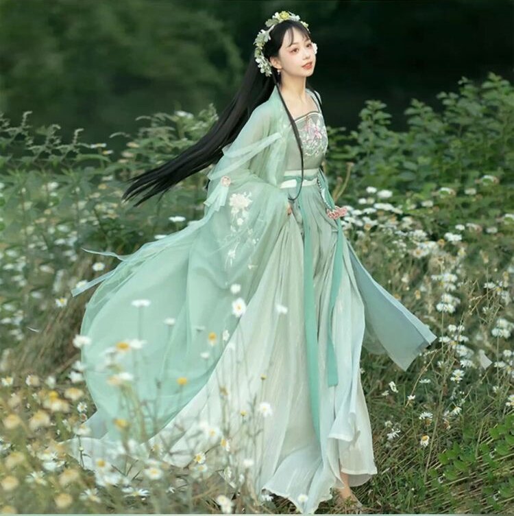 Flax Quipao:The Blend of Comfort and Tradition in Chinese Fashion Flax Quipao:The Blend of Comfort and Tradition in Chinese Fashion