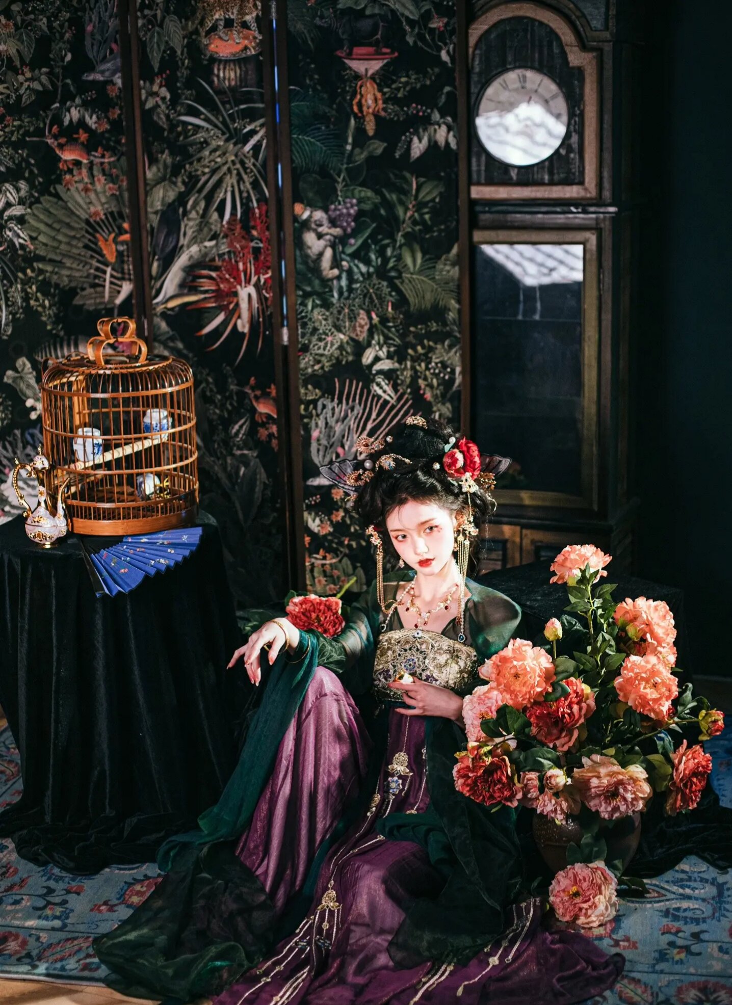 Reinventing Traditional Chinese Cheongsam:Modern Innovations in Classic Costume Design Reinventing Traditional Chinese Cheongsam:Modern Innovations in Classic Costume Design