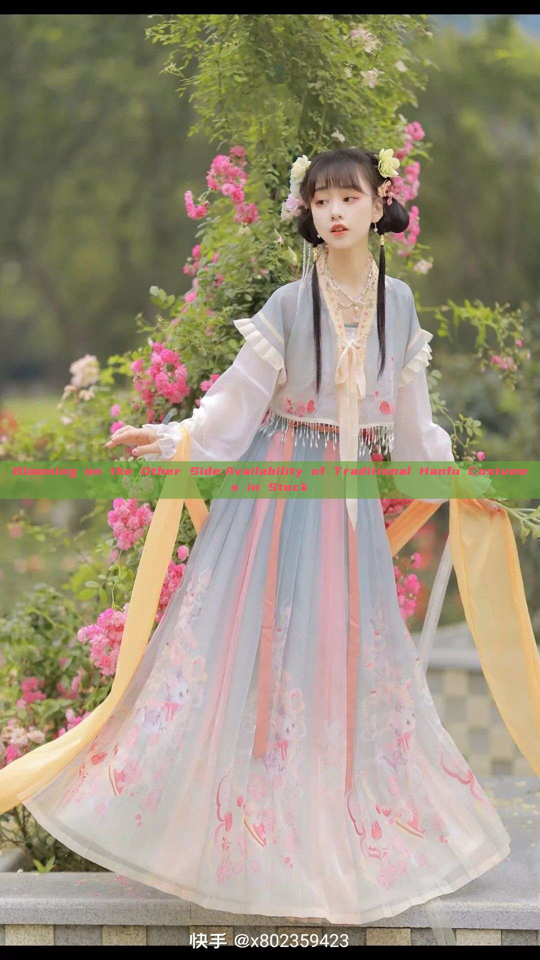 Blooming on the Other Side:Availability of Traditional Hanfu Costumes in Stock Blooming on the Other Side:Availability of Traditional Hanfu Costumes in Stock