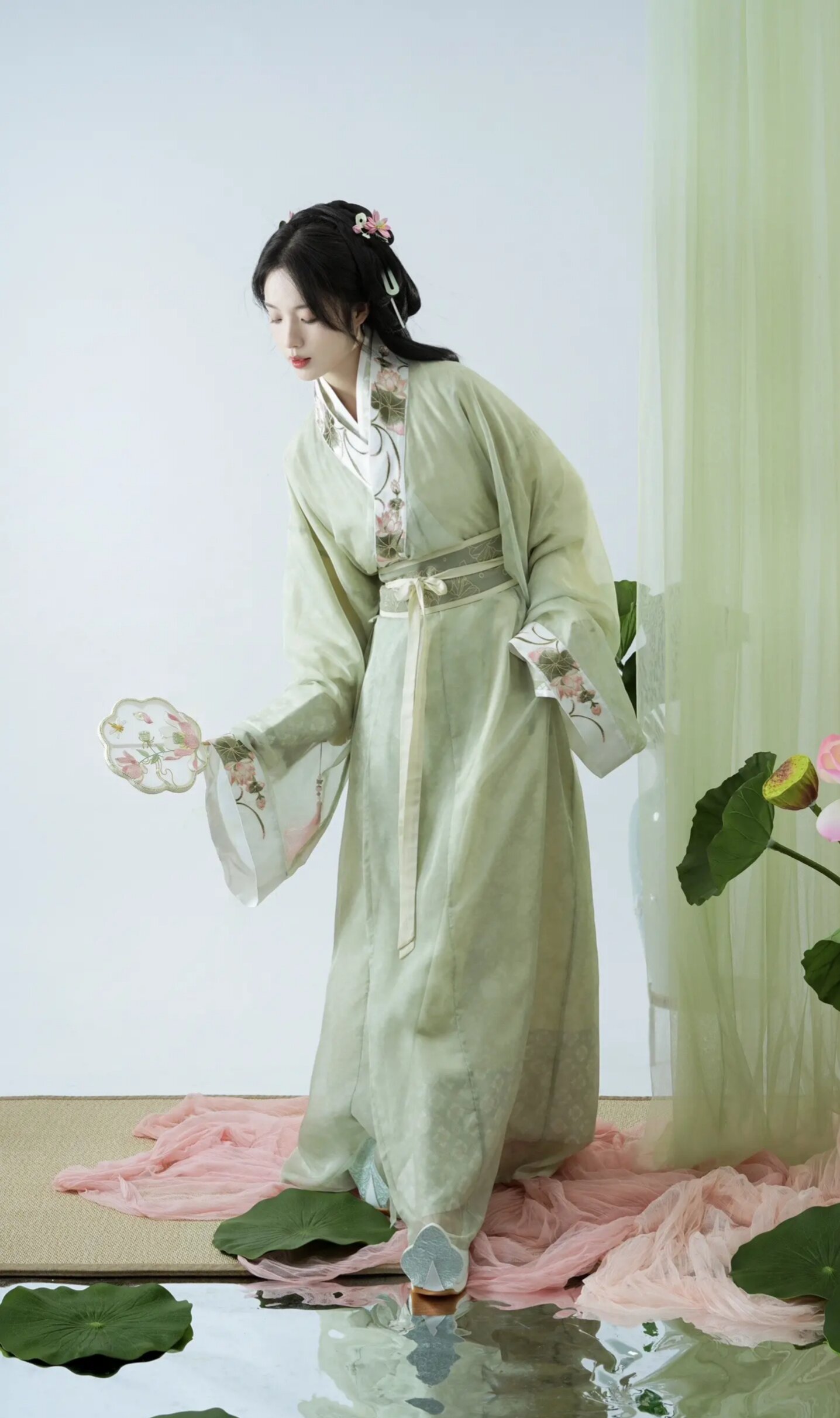 The 13-Year-Old Tang Dynasty Hanfu Girl:A Glimpse into the Splendor of Youth in Traditional Beauty