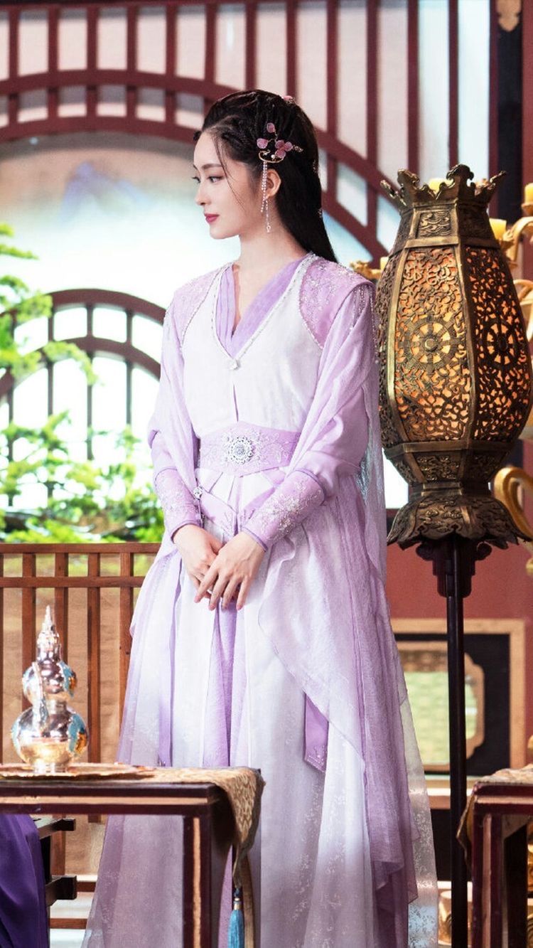 A Little Girl in a Traditional Chinese Hanfu Skirt:A Glimpse into Ancient Beauty A Little Girl in a Traditional Chinese Hanfu Skirt:A Glimpse into Ancient Beauty