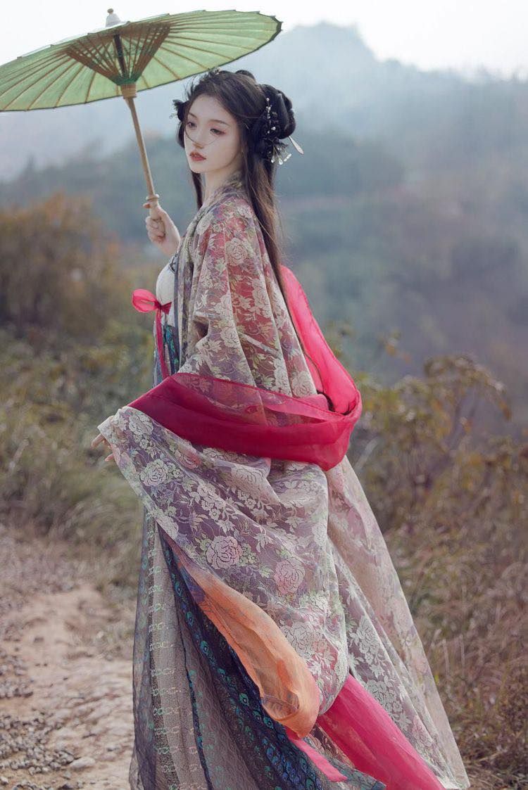 Summer Elegance in Hanfu:Ancient Chinese Beauty with a Fairy-like Touch for Women
