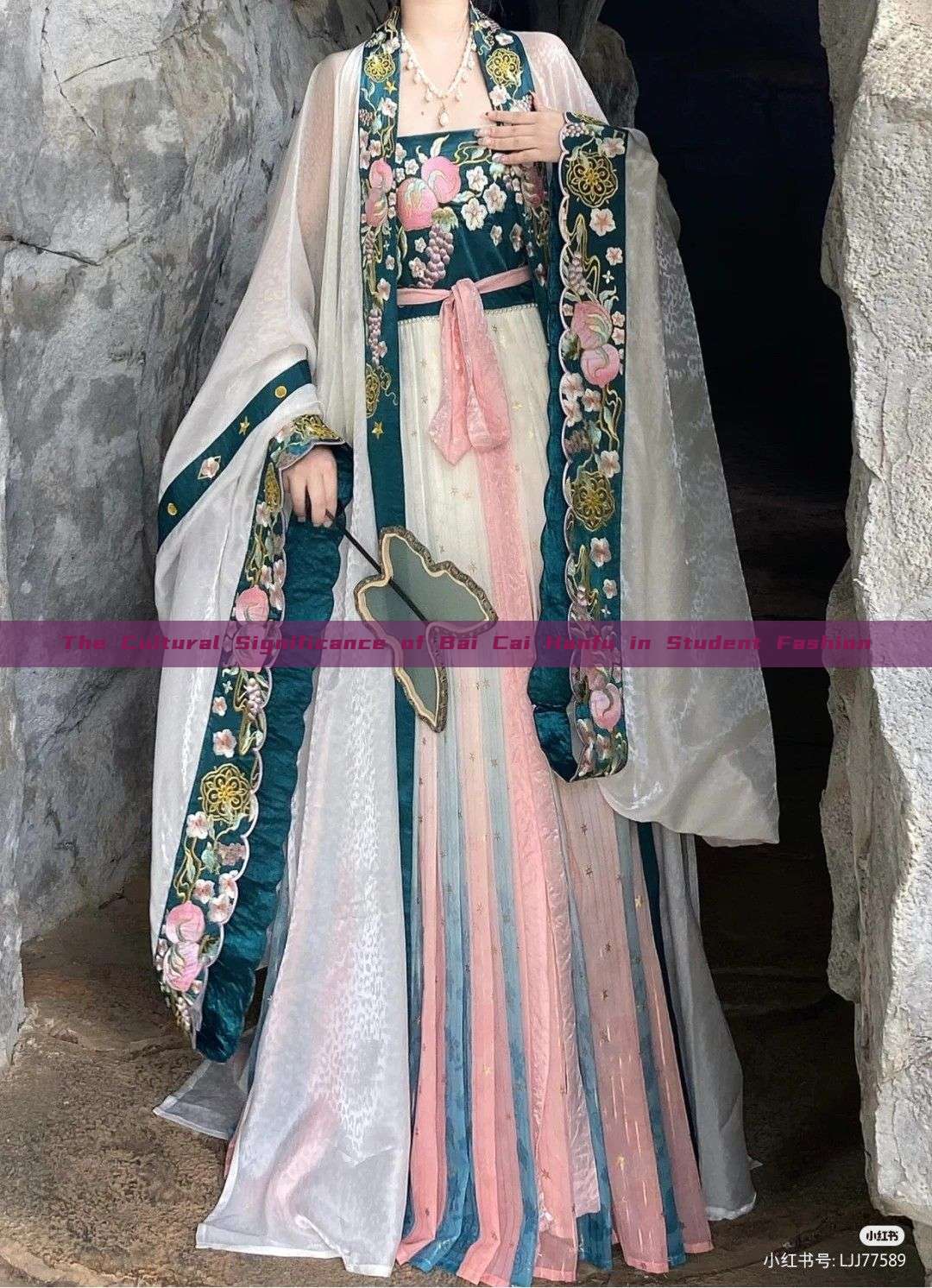 The Cultural Significance of Bai Cai Hanfu in Student Fashion The Cultural Significance of Bai Cai Hanfu in Student Fashion