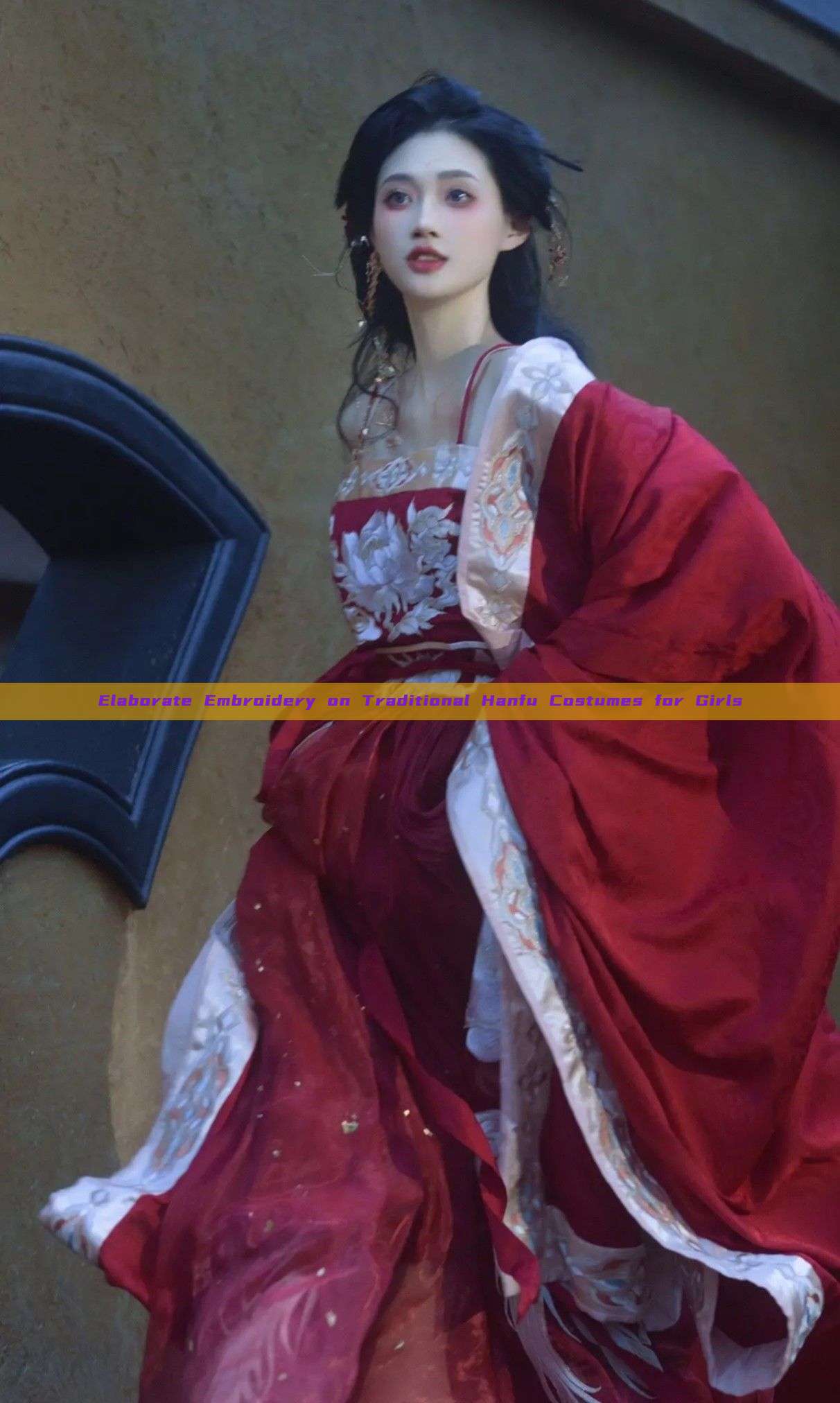 Elaborate Embroidery on Traditional Hanfu Costumes for Girls Elaborate Embroidery on Traditional Hanfu Costumes for Girls