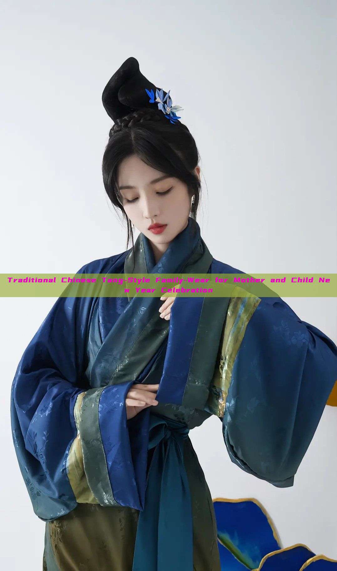 Traditional Chinese Tang-Style Family-Wear for Mother and Child New Year Celebration Traditional Chinese Tang-Style Family-Wear for Mother and Child New Year Celebration