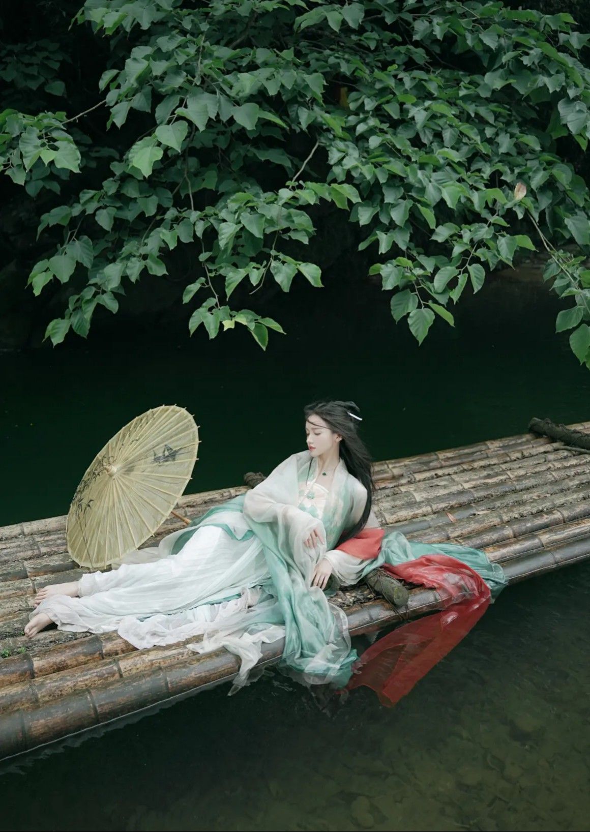 Exploring the Elegance of Ming-Style Hanfu in a Delicate Pink Exploring the Elegance of Ming-Style Hanfu in a Delicate Pink