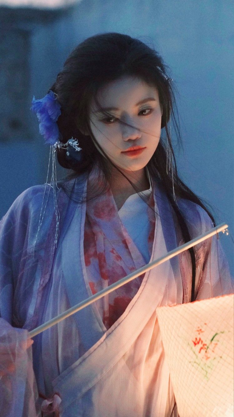 The Journey of an Eight-Year-Old Girl into the World of Hanfu Fashion The Journey of an Eight-Year-Old Girl into the World of Hanfu Fashion