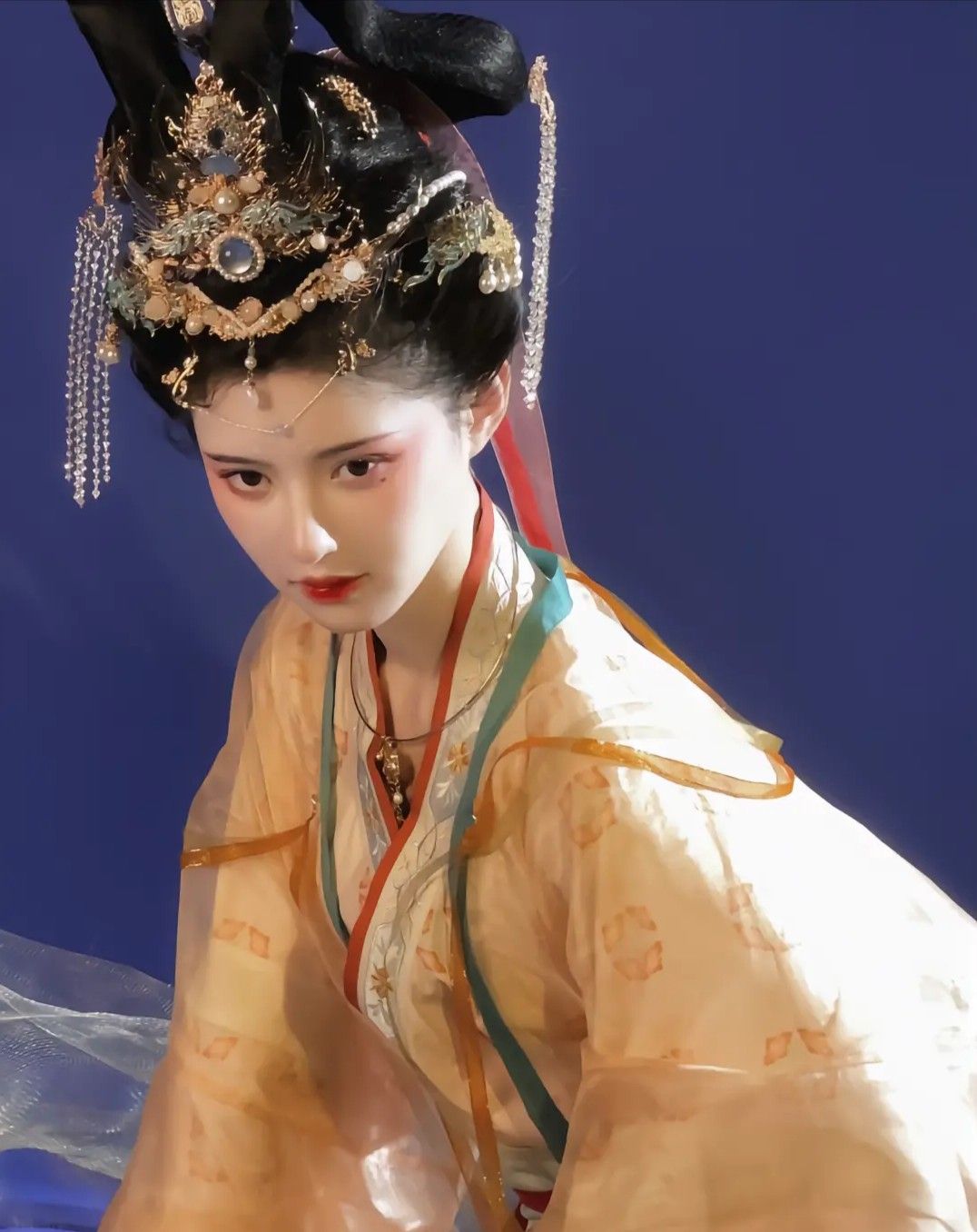 Winter-Ready:The Enchantment of Girls Hanfu Long Skirts in Autumn and Winter Winter-Ready:The Enchantment of Girls Hanfu Long Skirts in Autumn and Winter