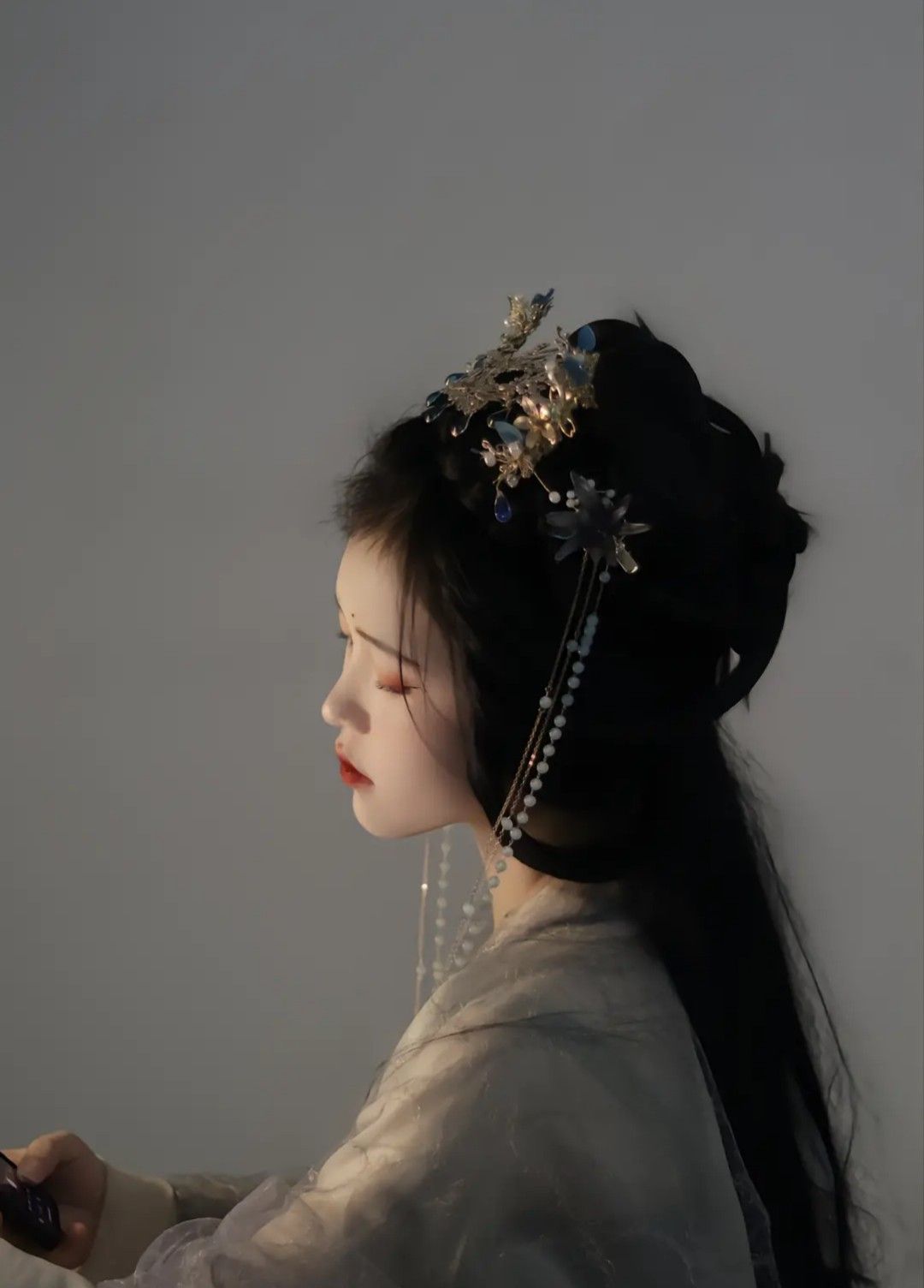 The Splendor of Hanfu Headdress:Jingtailan 景泰蓝 The Splendor of Hanfu Headdress:Jingtailan 景泰蓝