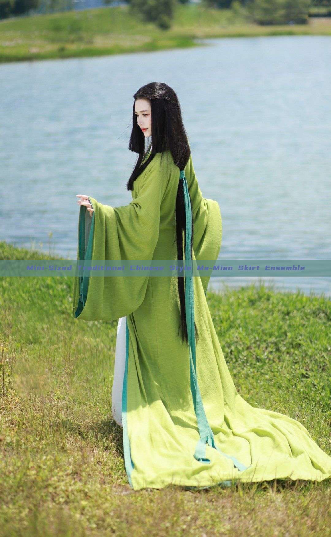 Mini-Sized Traditional Chinese Style Ma-Mian Skirt Ensemble Mini-Sized Traditional Chinese Style Ma-Mian Skirt Ensemble