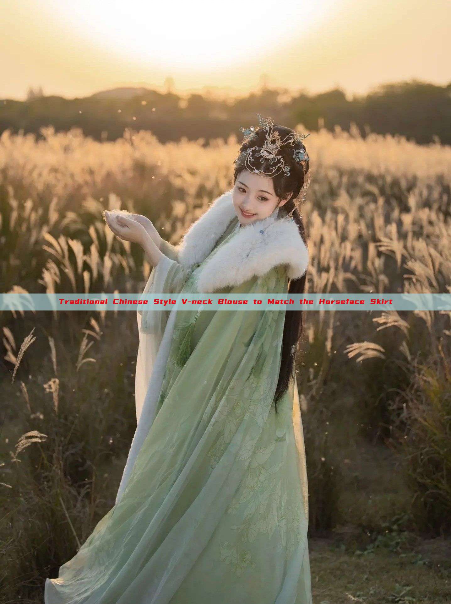 Traditional Chinese Style V-neck Blouse to Match the Horseface Skirt Traditional Chinese Style V-neck Blouse to Match the Horseface Skirt
