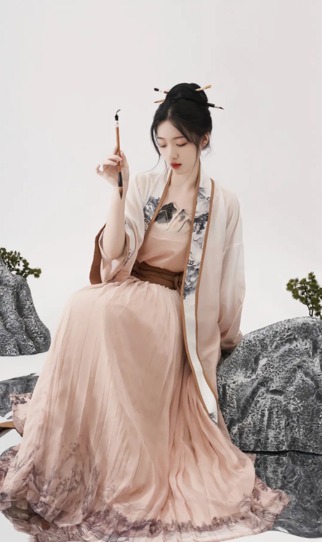 Winter Fashion in Ming-Style Hanfu Shoes Winter Fashion in Ming-Style Hanfu Shoes