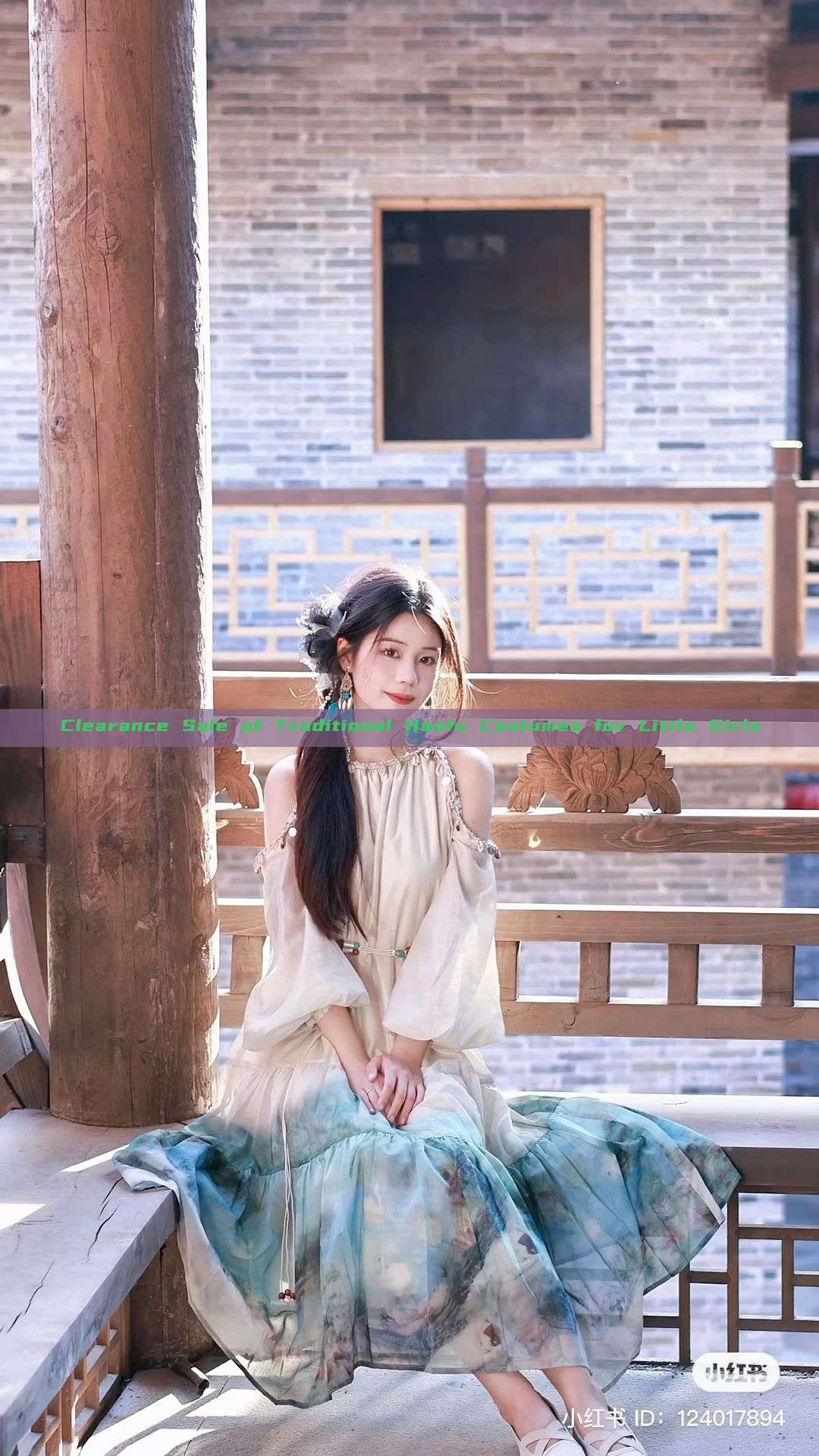 Clearance Sale of Traditional Hanfu Costumes for Little Girls Clearance Sale of Traditional Hanfu Costumes for Little Girls