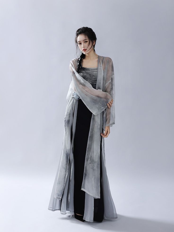Reinventing the Traditional Horseface Skirt for Modern Winter Fashion Reinventing the Traditional Horseface Skirt for Modern Winter Fashion