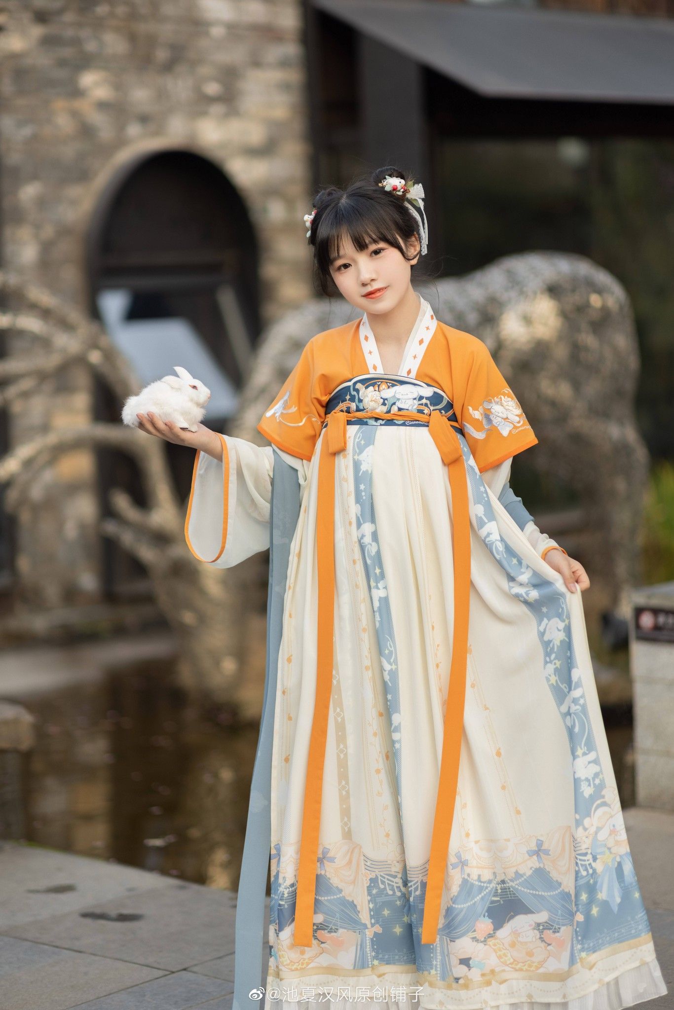 The Splendor of Twelve-Year-Old Chinese Hanfu Girls The Splendor of Twelve-Year-Old Chinese Hanfu Girls