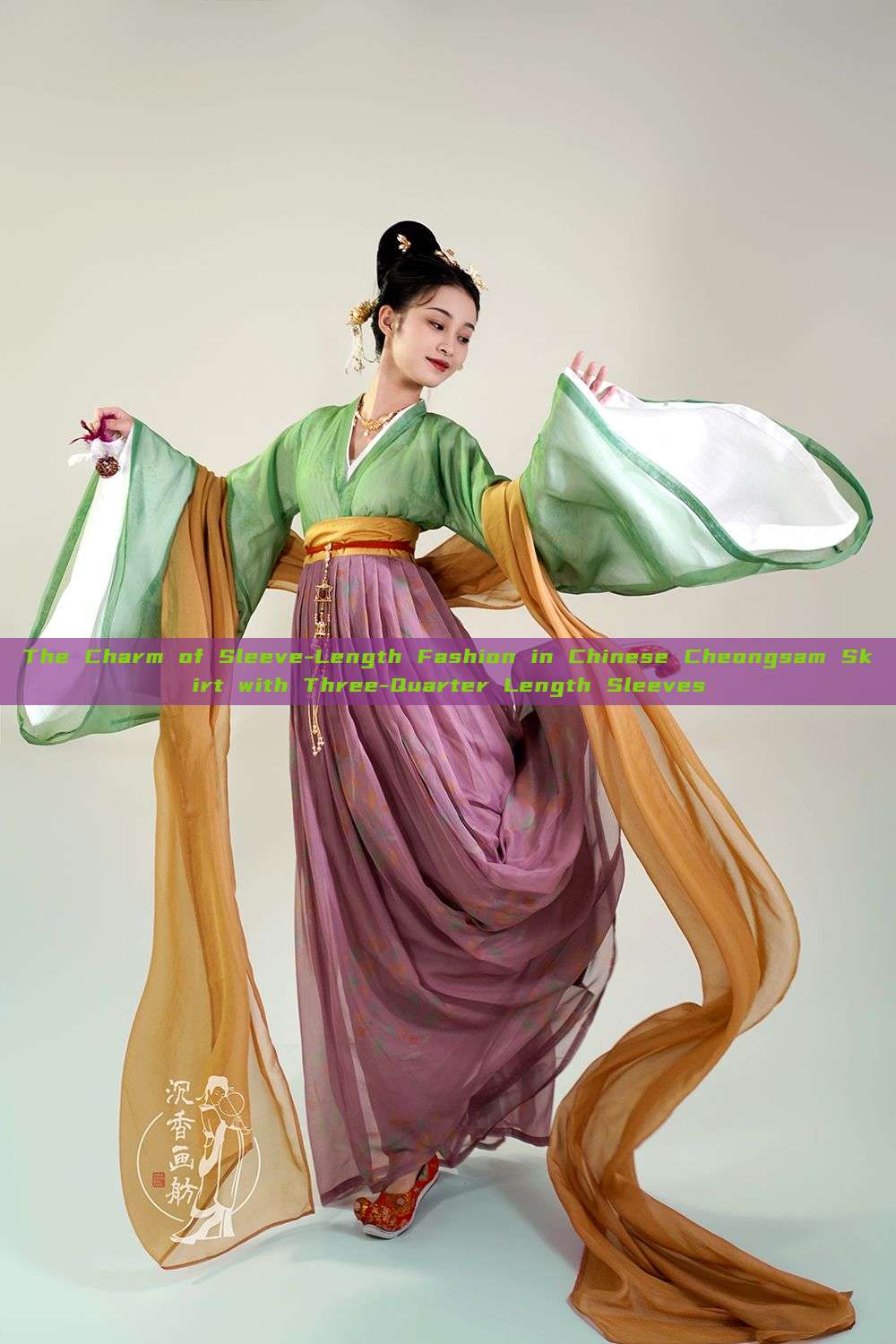 The Charm of Sleeve-Length Fashion in Chinese Cheongsam Skirt with Three-Quarter Length Sleeves The Charm of Sleeve-Length Fashion in Chinese Cheongsam Skirt with Three-Quarter Length Sleeves