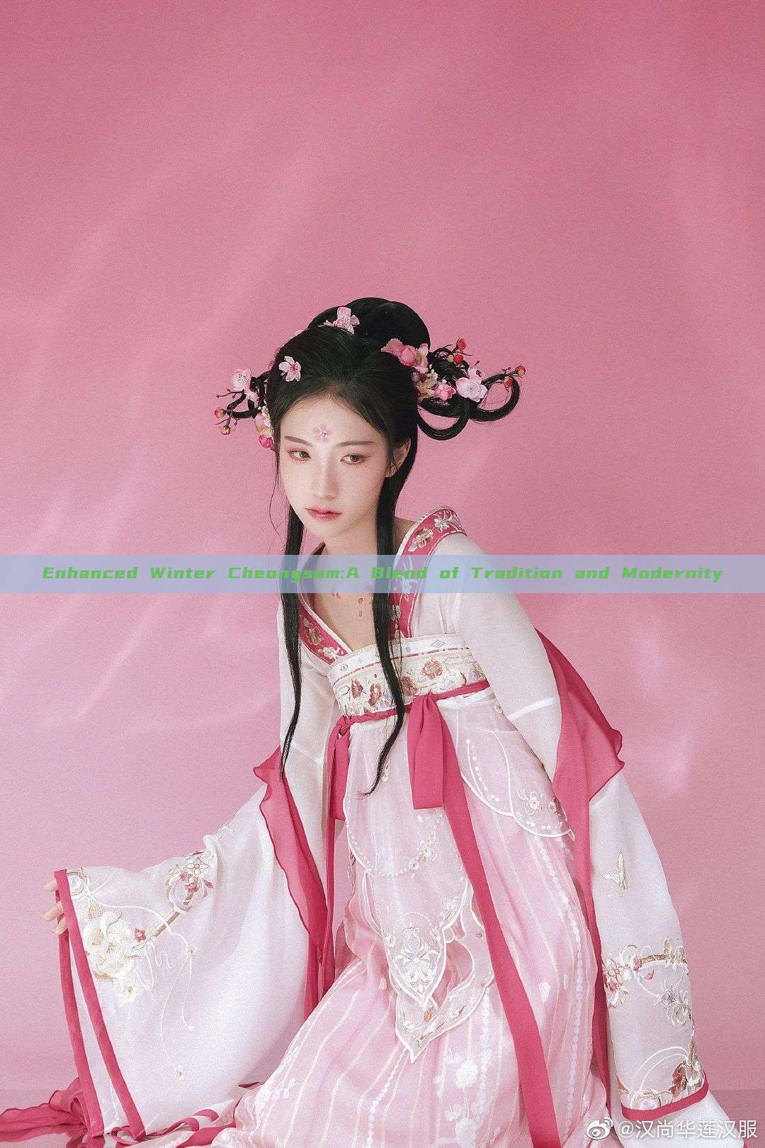 Enhanced Winter Cheongsam:A Blend of Tradition and Modernity Enhanced Winter Cheongsam:A Blend of Tradition and Modernity