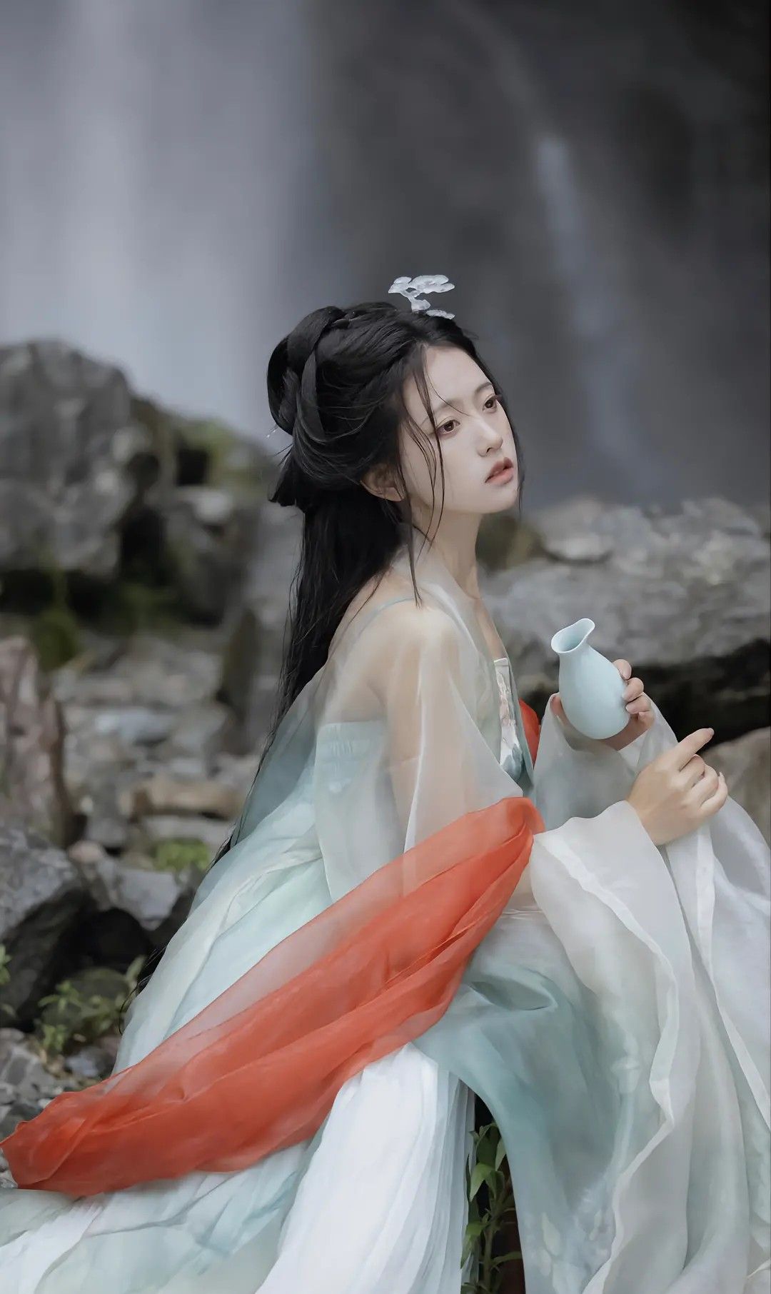 Cherry Blossom Dance in Traditional Hanfu:The Enchantment of the Flowing Sakura Cherry Blossom Dance in Traditional Hanfu:The Enchantment of the Flowing Sakura