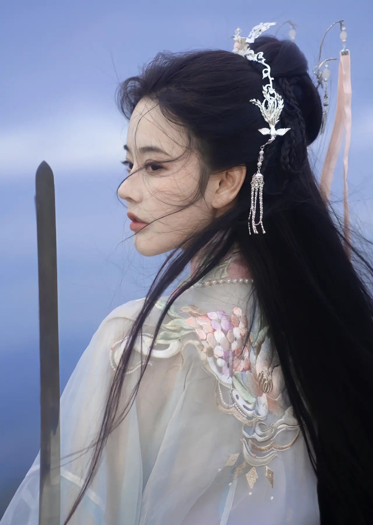 Childrens Hanfu Fashion:The Splendor of Traditional Chinese Dress for Girls in Spring and Autumn
