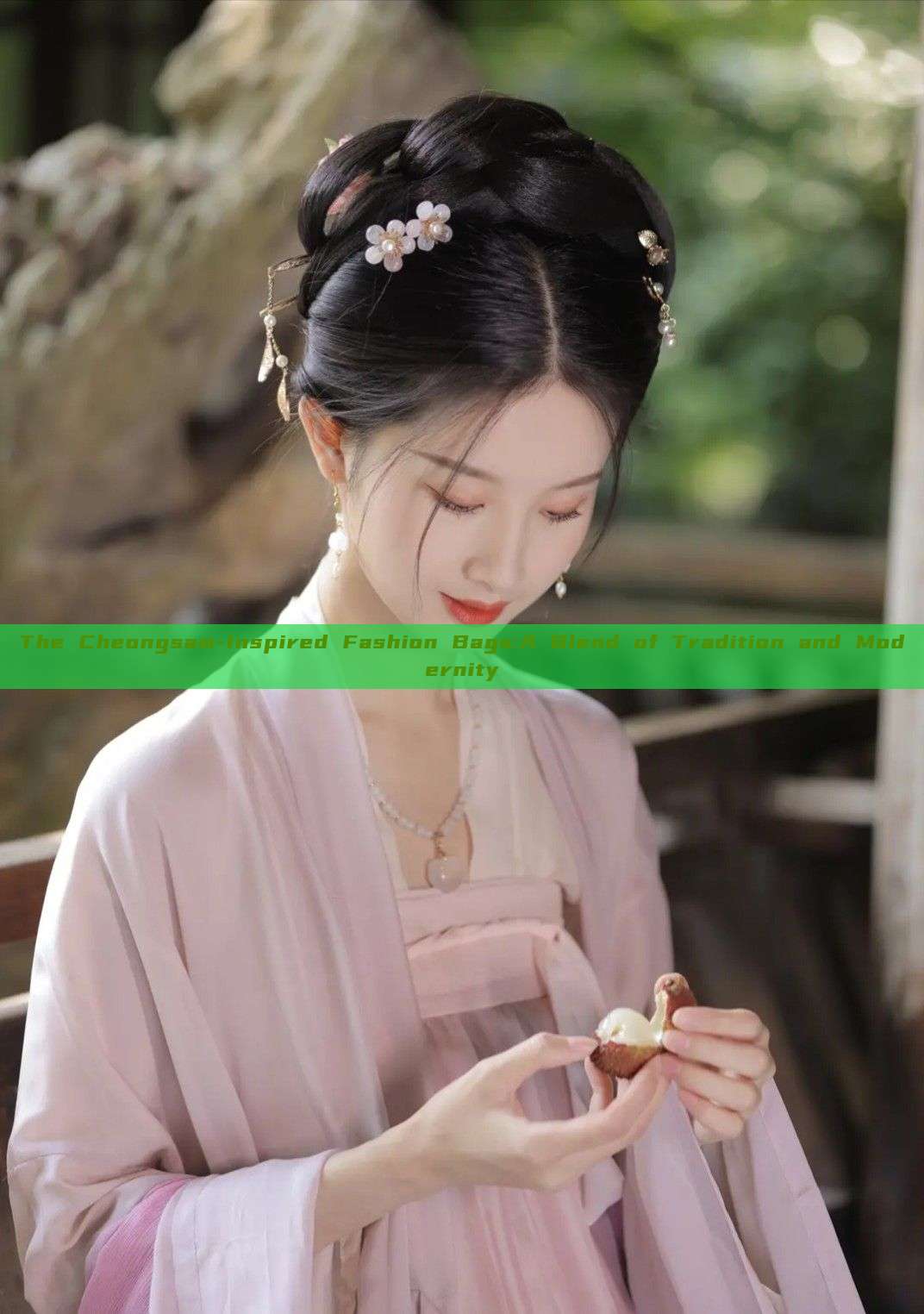 The Cheongsam-Inspired Fashion Bags:A Blend of Tradition and Modernity The Cheongsam-Inspired Fashion Bags:A Blend of Tradition and Modernity