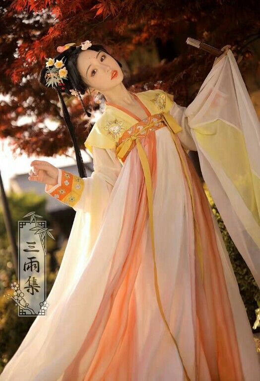 Reinventing Traditional:Womens Hanfu Fashion Innovations Reinventing Traditional:Womens Hanfu Fashion Innovations