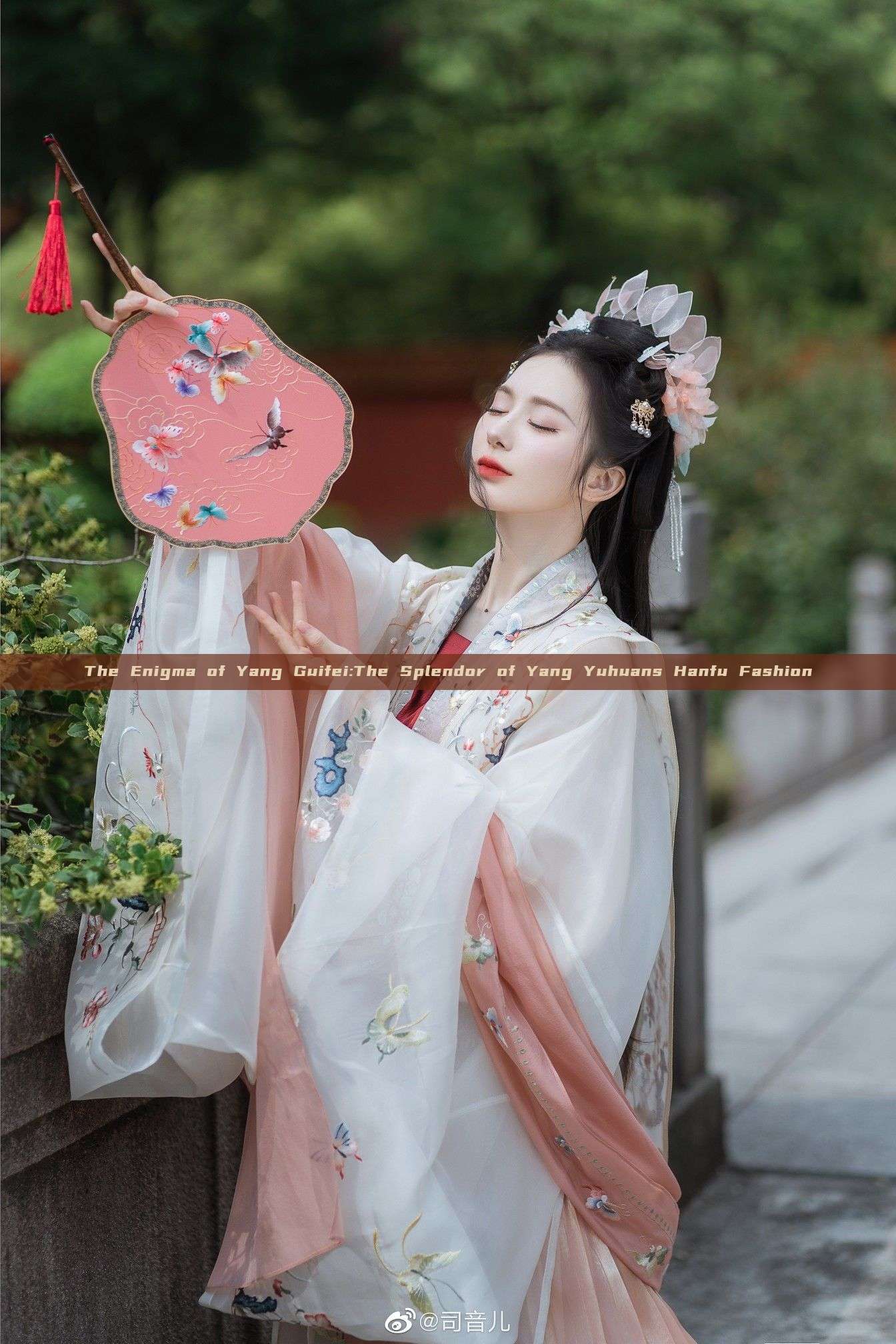 The Enigma of Yang Guifei:The Splendor of Yang Yuhuans Hanfu Fashion The Enigma of Yang Guifei:The Splendor of Yang Yuhuans Hanfu Fashion