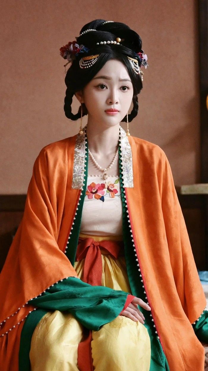 The Charm of Cheongsam Blouses with Three-Quarter Length Sleeves and Nine-Quarter Length Sleeves
