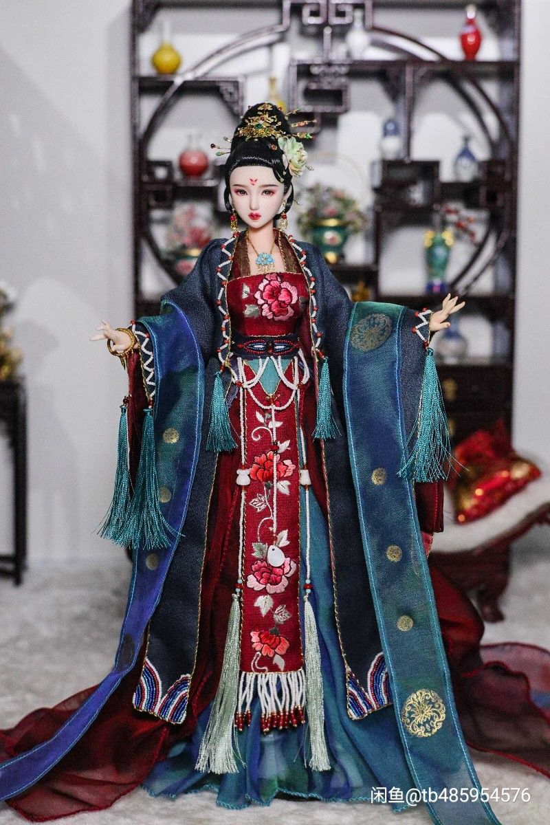 Exploring the Allure of Ye Xiwus Hanfu Fashion:A Cultural Journey Exploring the Allure of Ye Xiwus Hanfu Fashion:A Cultural Journey