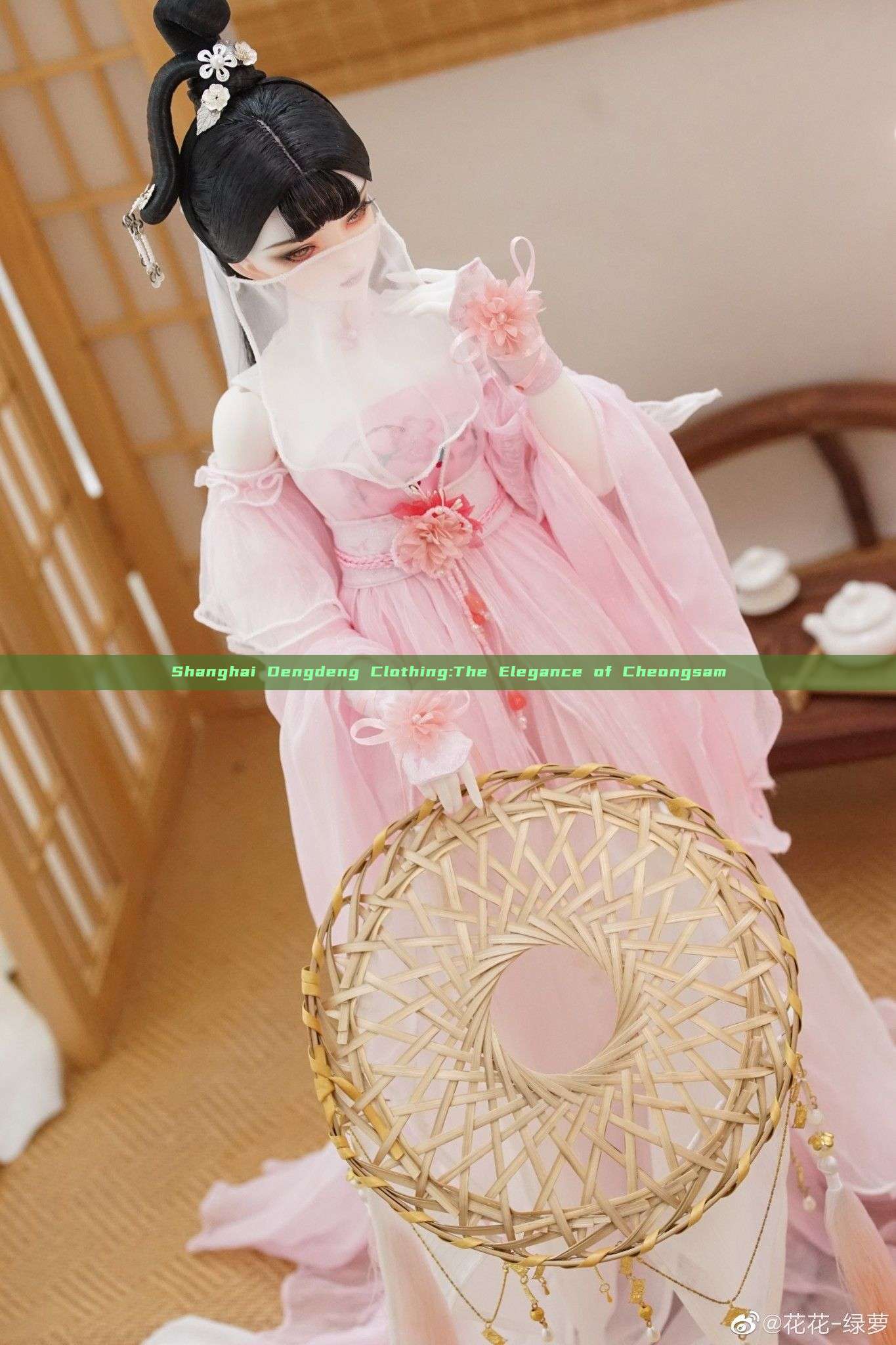 Shanghai Dengdeng Clothing:The Elegance of Cheongsam Shanghai Dengdeng Clothing:The Elegance of Cheongsam