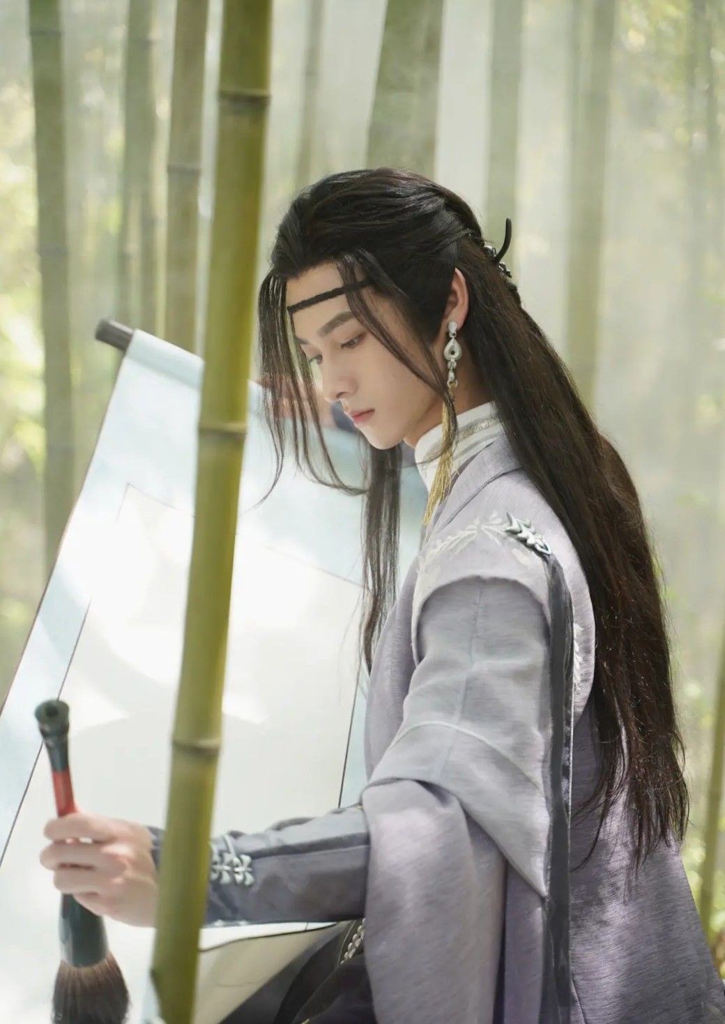 The Charm of Waist-Grazing Hanfu Corsets:A Journey into Traditional Chinese Elegance The Charm of Waist-Grazing Hanfu Corsets:A Journey into Traditional Chinese Elegance