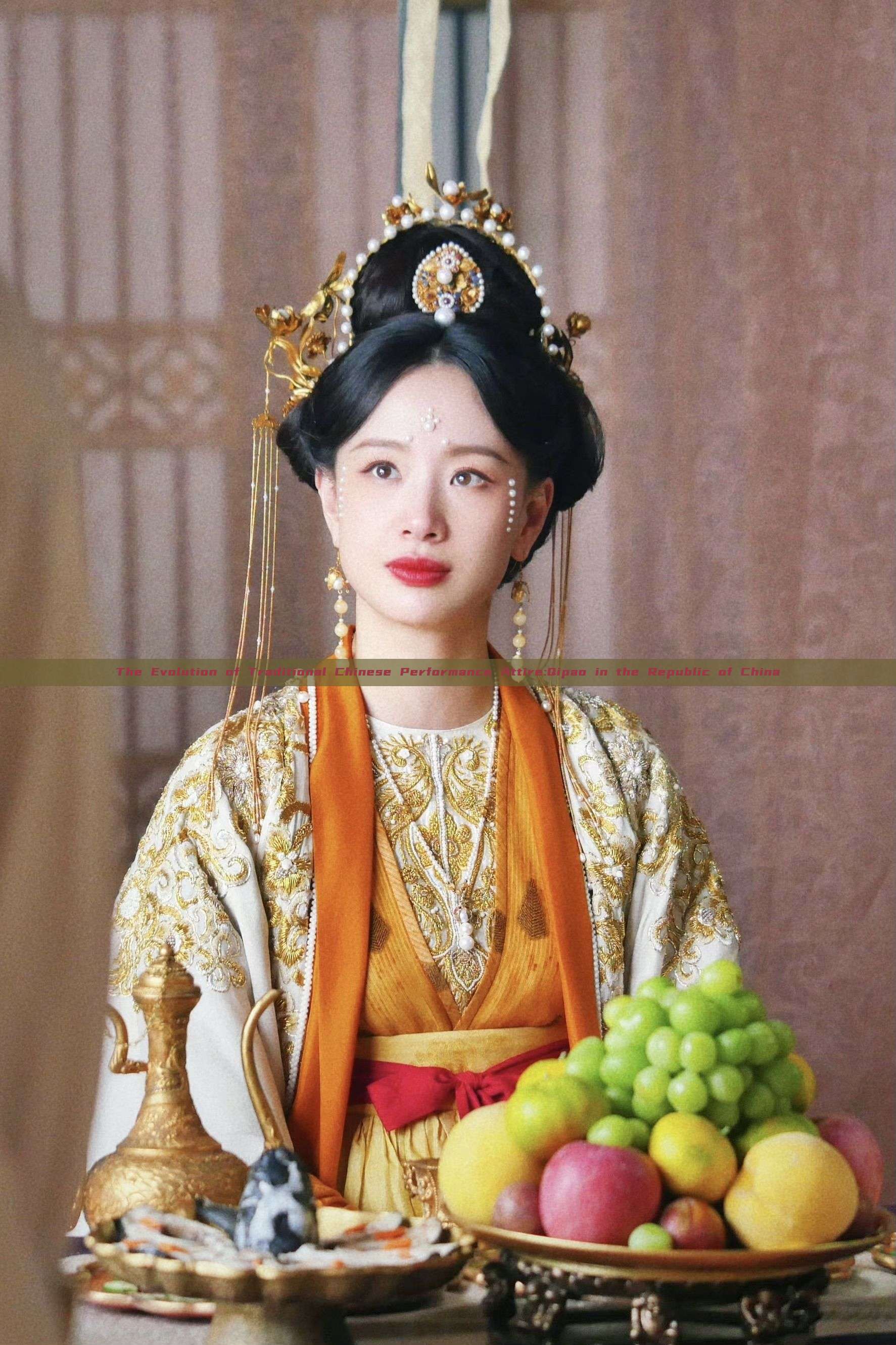 The Evolution of Traditional Chinese Performance Attire:Qipao in the Republic of China The Evolution of Traditional Chinese Performance Attire:Qipao in the Republic of China