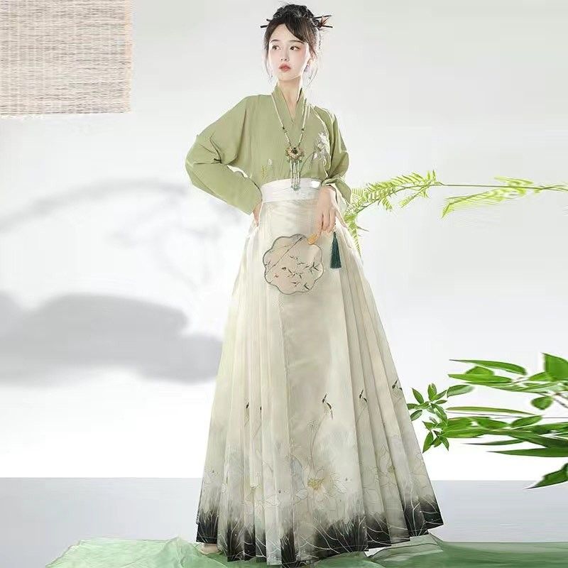 Vintage Chinese Style Ma-Mian Dress Set:A Blend of Tradition and Modernity