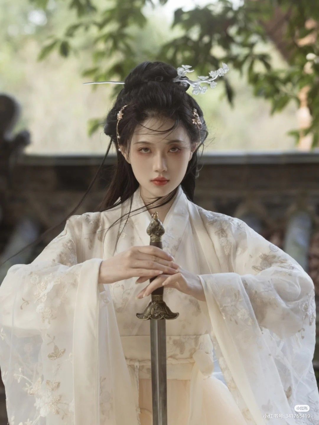 The Enchanting Beauty of Yaos Hanfu Style in the Role of Angelic Anqila The Enchanting Beauty of Yaos Hanfu Style in the Role of Angelic Anqila