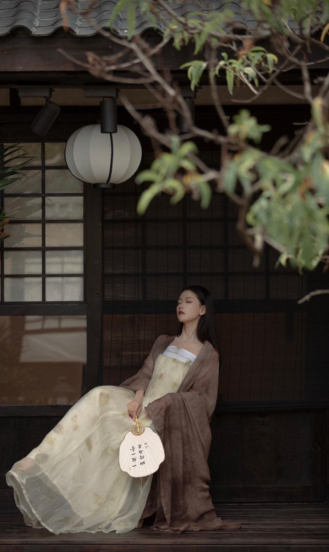 Reconstructing Traditional Hanfu Shoes:A Journey into the Revival of Ancient Chinese Footwear Reconstructing Traditional Hanfu Shoes:A Journey into the Revival of Ancient Chinese Footwear